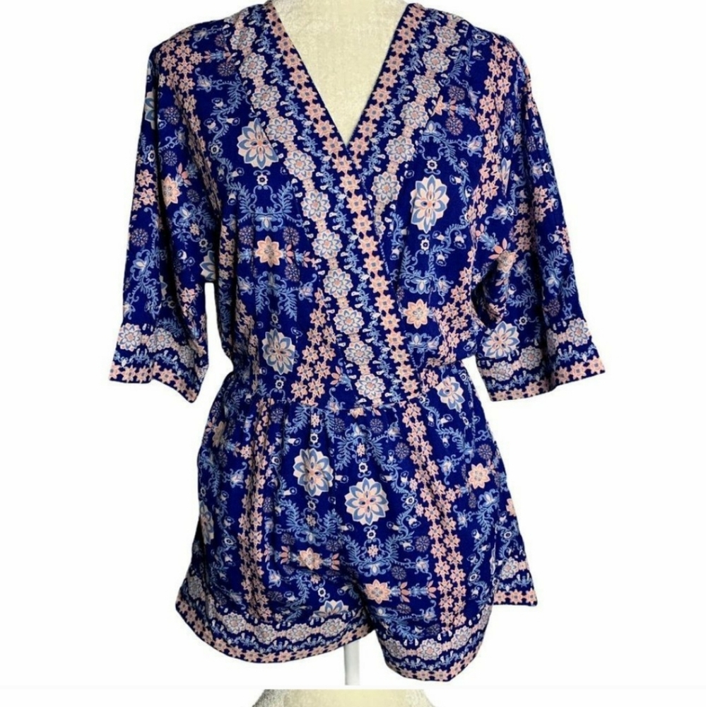 Anthropology Japna Kimono Sleeve Romper Size: Small Color: Blue Floral NWT